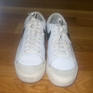 Women’s Nike platform blazers